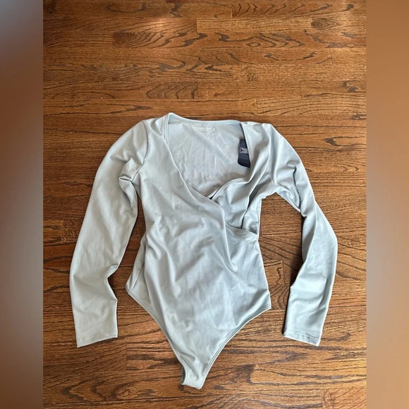 Abercrombie & Fitch Soft A&F Collection Wrap Body Suit Size Medium NWT - Picture 3 of 6